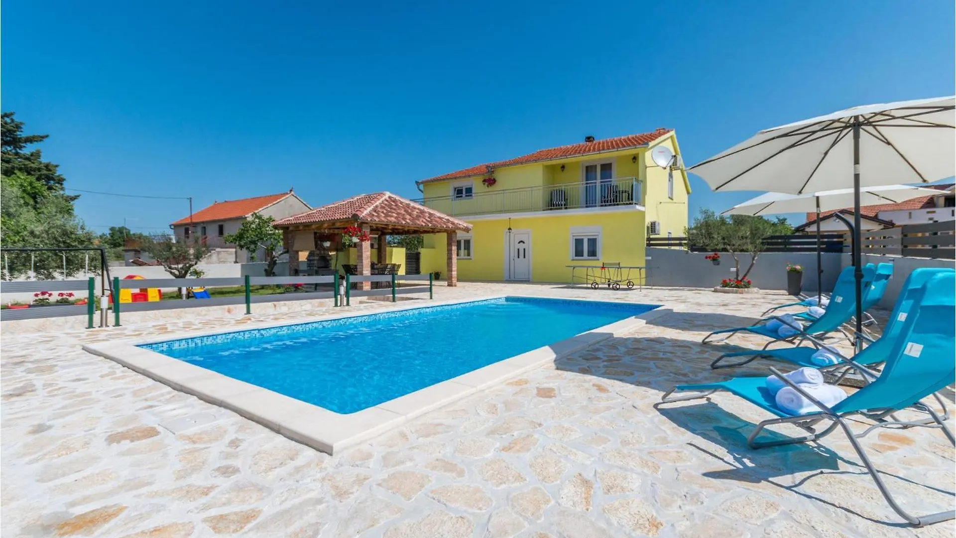 Nice Apartment In Gornje Rastane With Wifi