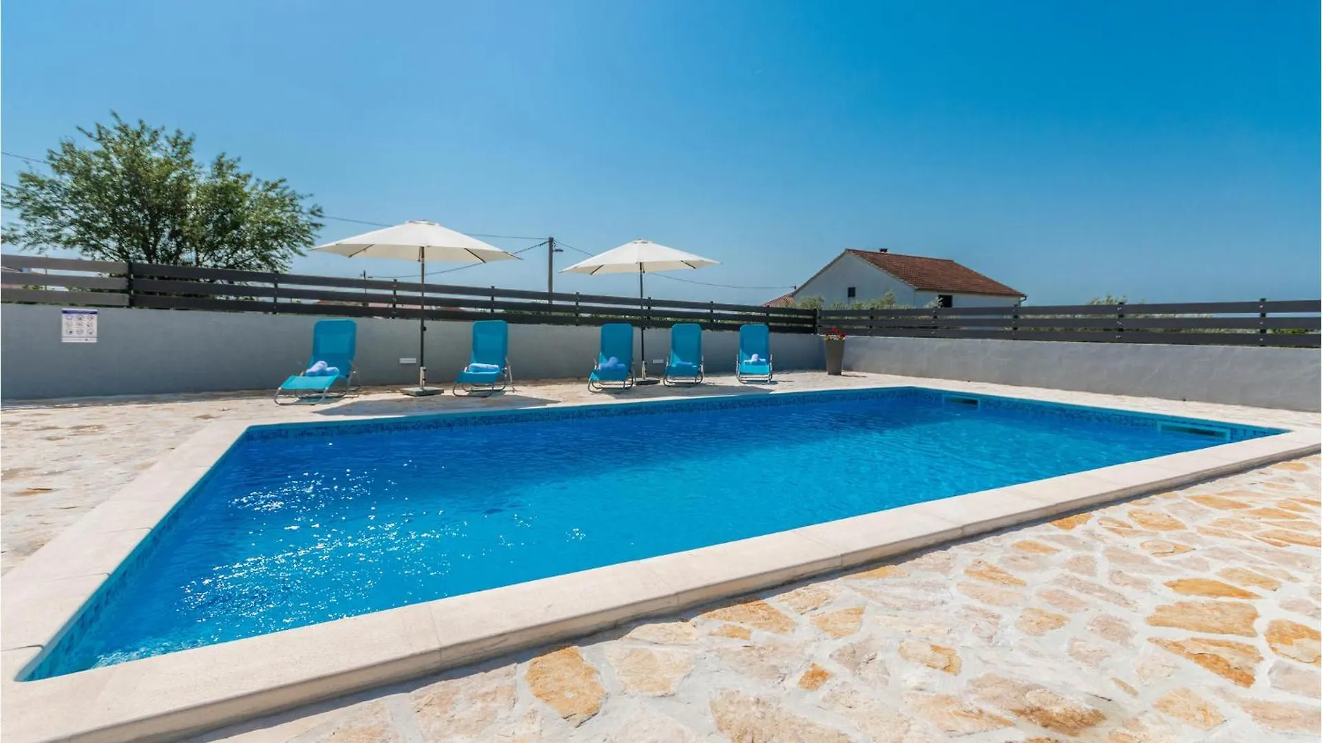 Nice Apartment In Gornje Rastane With Wifi