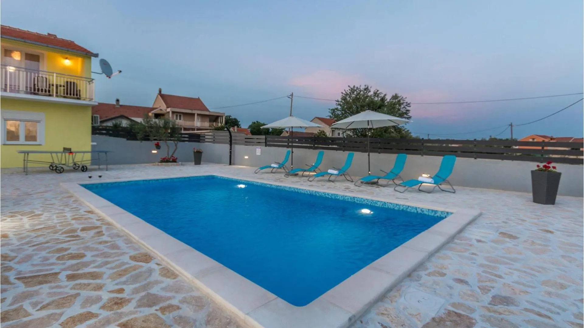 Nice Apartment In Gornje Rastane With Wifi
